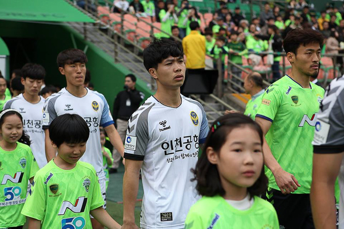 HLV Incheon tiết lộ điểm mạnh giúp Công Phượng nổi bật tại K-League
