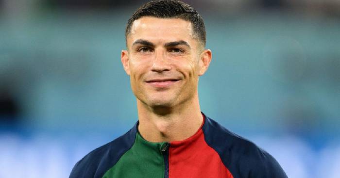 Sao M.U 'trêu' Ronaldo bằng cả 'tính mạng' khiến fan cười bò