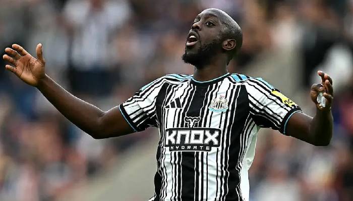 Kèo thẻ phạt Coventry City vs Newcastle 02h00 ngày 13/10