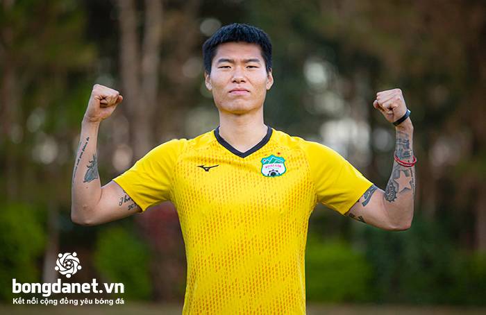 Tân binh Kim Dong-Su nói về việc HAGL 'đá cho vui' ở V-League 2021