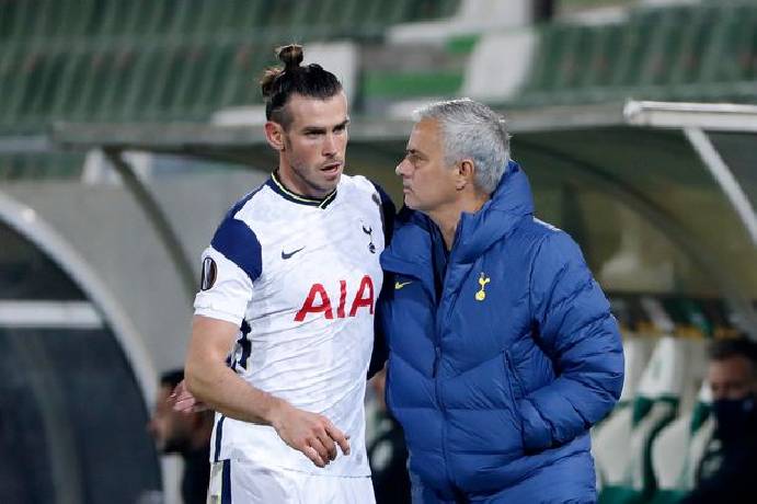 Mourinho điên tiết vì Gareth Bale ‘học đòi’ cựu tiền đạo Nam Định