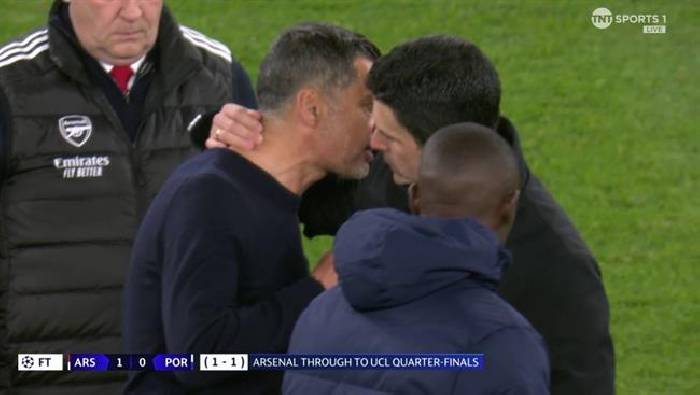 HLV Arsenal và Porto cãi vã sau trận đấu
