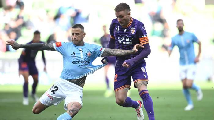 Soi kèo góc Perth Glory vs Sydney, 17h45 ngày 13/12