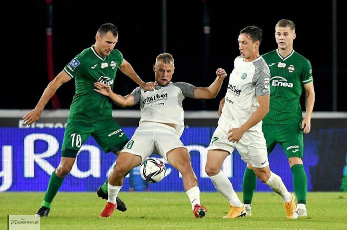 Soi kèo phạt góc Warta Poznan vs Radomiak Radom, 0h ngày 16/5