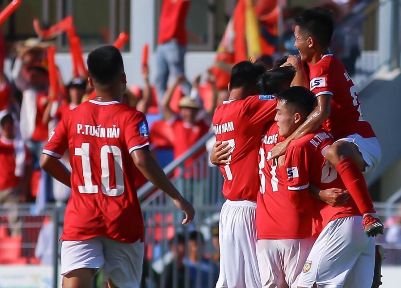 Cuộc đua lên hạng V.League 2020: Hồng Lĩnh Hà Tĩnh độc bá, Phố Hiến đi play off?