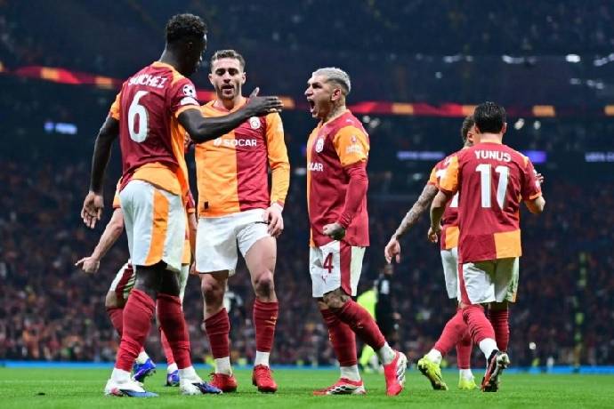 Soi kèo góc Galatasaray vs Corum, 01h30 ngày 15/08