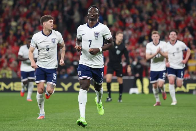 Soi kèo góc Latvia vs Anh, 01h45 ngày 15/10