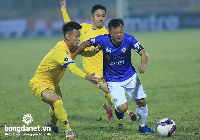 HLV Nam Định và Hà Nội FC 'khẩu chiến' sau cú sốc trên sân Thiên Trường