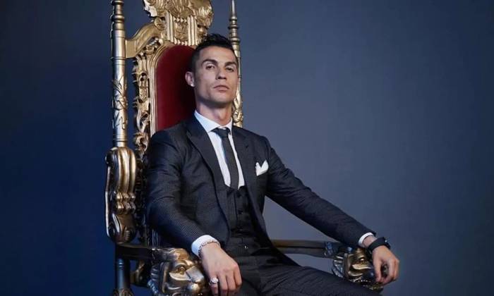 Cristiano Ronaldo cán mốc 500 triệu lượt theo dõi trên mạng xã hội