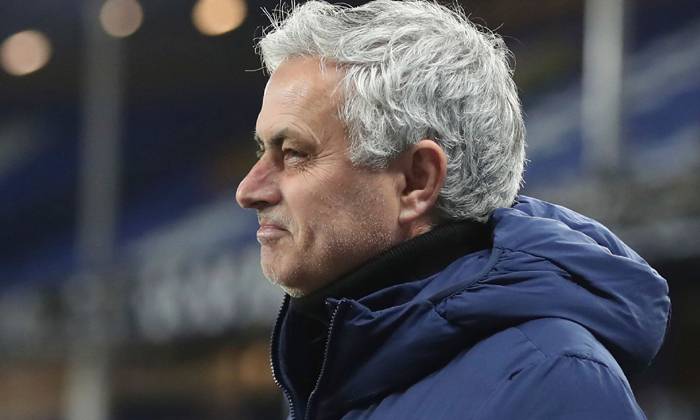 Vì sao Tottenham chưa thể sa thải Jose Mourinho?