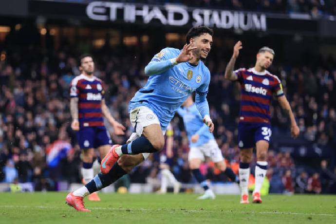 Tân binh Marmoush lập hat-trick, Man City đại thắng Newcastle