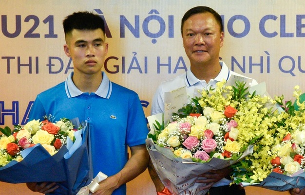 Thầy trò HLV Dương Hồng Sơn chính thức đầu quân cho Phú Thọ FC