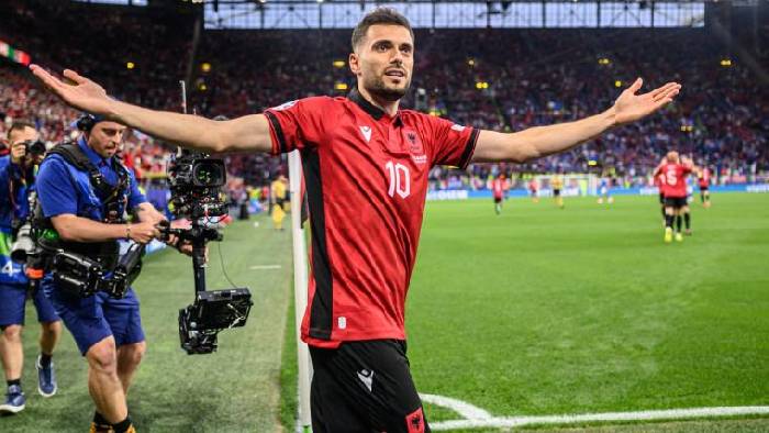 Ngôi sao Albania lập kỷ lục ghi bàn nhanh nhất lịch sử Euro 