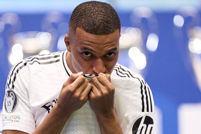 Mbappe ra mắt Real Madrid: ‘Tôi sắp khóc mất rồi’