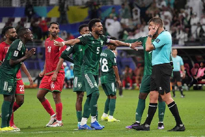 Cầu thủ Ả Rập phàn nàn vì thời gian 'check VAR' quá dài ở Asian Cup 2023