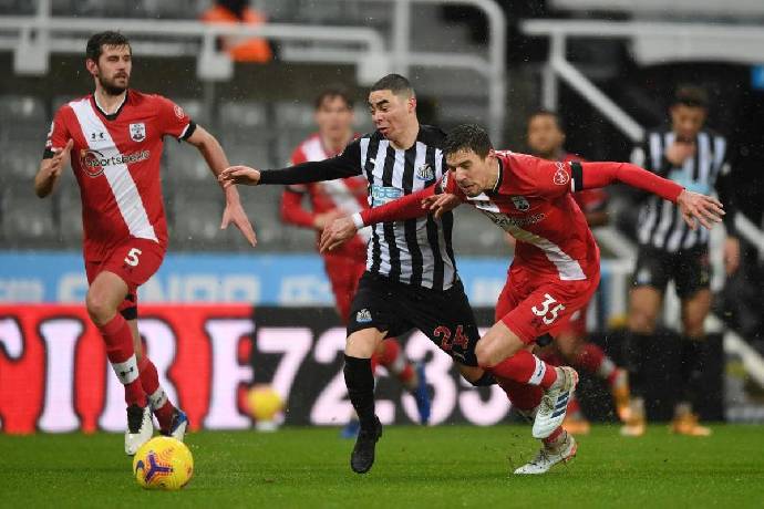 Siêu máy tính dự đoán Newcastle vs Southampton, 21h00 ngày 17/8