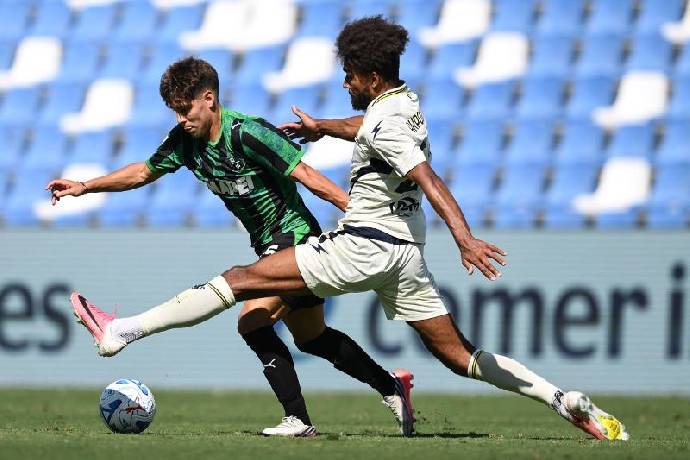 Soi kèo góc Frosinone vs Sassuolo, 01h45 ngày 17/10