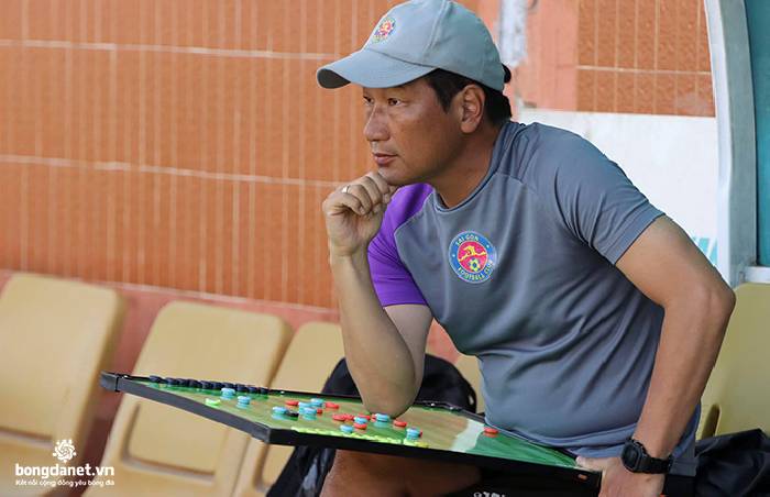 HLV Nhật Bản cảnh báo Lee Nguyễn trước trận cầu tâm điểm vòng 4 V-League