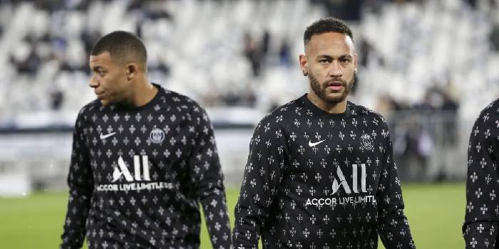 Neymar chia tay PSG, CĐV “soi ra” thái độ bất thường với Mbappe