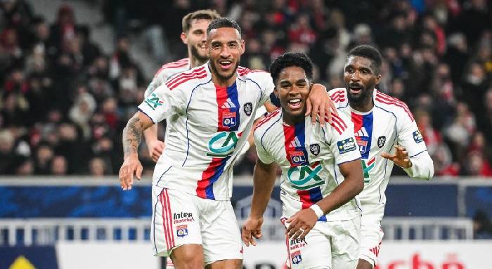 Soi kèo góc Fenerbahce vs Lyon, 02h00 ngày 19/08