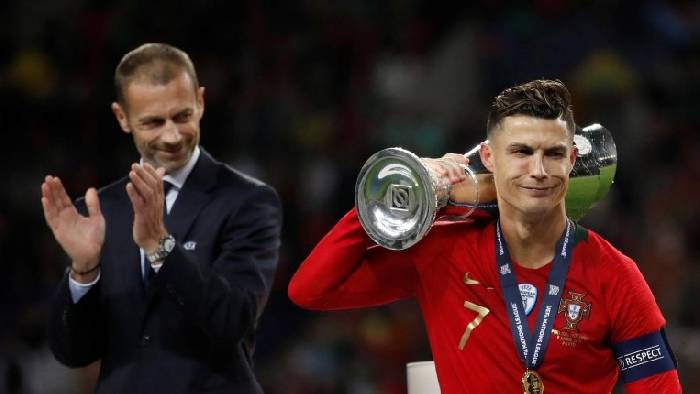 Chủ tịch UEFA thẳng thừng chê bai giải đấu của Ronaldo, Benzema