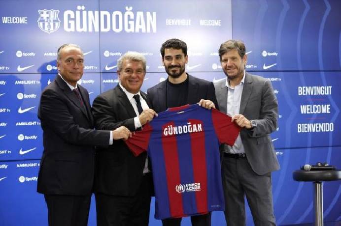 Gundogan: 'Tôi có 4 thần tượng, và họ đều chơi cho Barcelona'