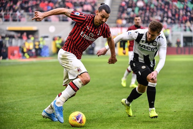 Ibrahimovic đi vào lịch sử Serie A ở trận AC Milan 3-2 Udinese