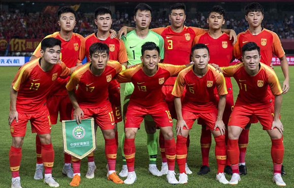 ĐT Việt Nam lỡ cơ hội đối đầu Trung Quốc ở King's Cup