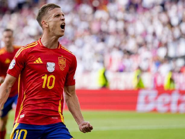 Barcelona chính thức ra giá Dani Olmo