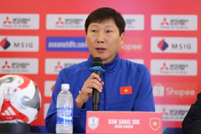 HLV Kim Sang Sik: ‘Xuân Son sẵn sàng ra sân cho tuyển Việt Nam’