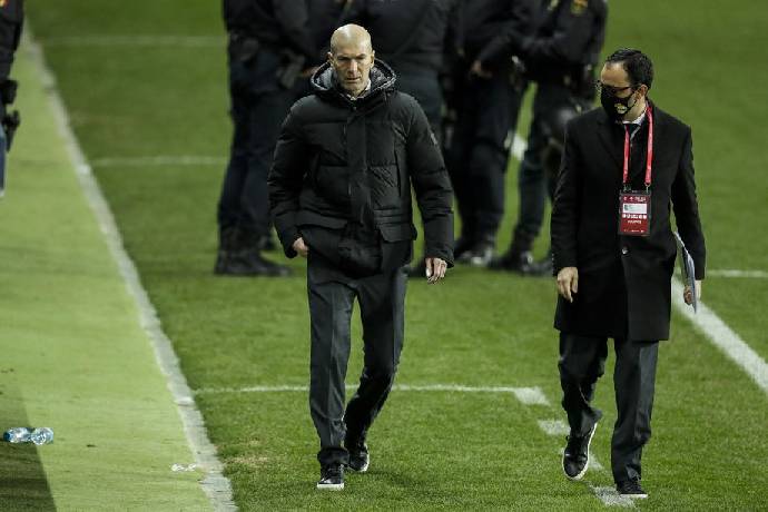 Tương lai mờ mịt của Zidane ở Real