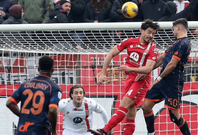 Soi kèo phạt góc Lecce vs Udinese, 02h45 ngày 22/2