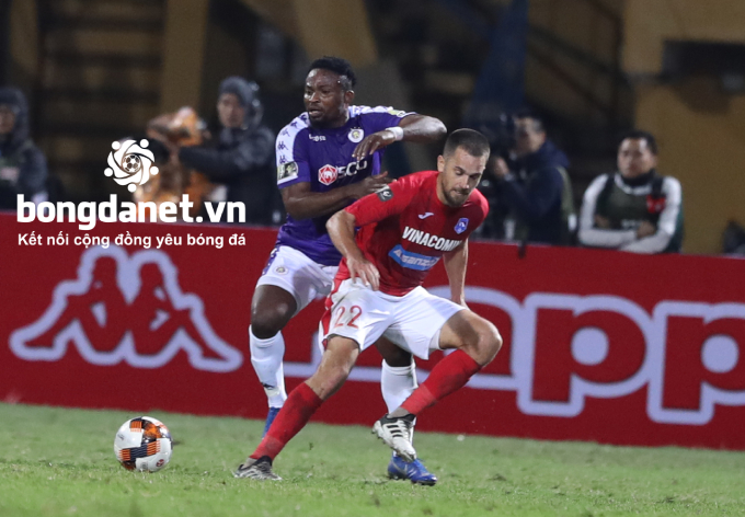 Tiền đạo Hà Nội FC chính thức nghỉ hết mùa vì chấn thương