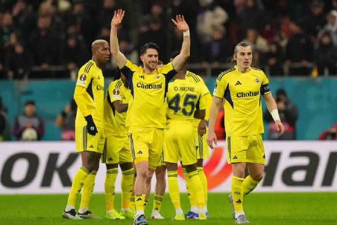 Kèo thẻ phạt Fenerbahce vs Gornik Zabrze 1h00 ngày 22/7: Chênh lệch