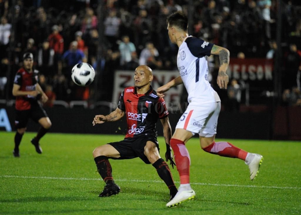 Nhận định Newells Old Boys vs Colon, 7h45 ngày 23/2