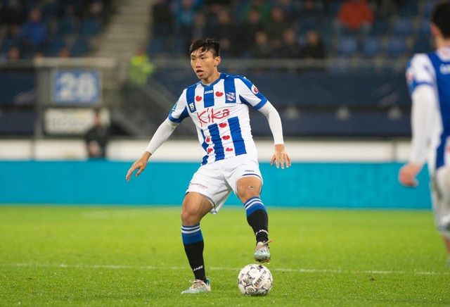Hà Nội FC sẽ chịu thiệt thòi nếu Văn Hậu ở lại SC Heerenveen thêm một mùa