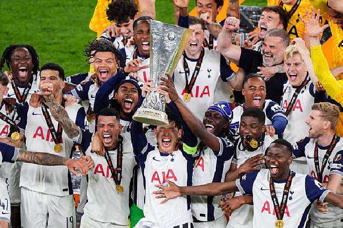 Son Heung Min không được trao huy chương sau khi vô địch, UEFA xin lỗi Son Heung Min không được trao huy chương sau khi vô địch, UEFA xin lỗi