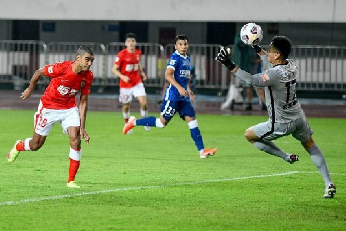 Soi kèo phạt góc Henan Songshan Longmen vs Dalian Pro, 18h30 ngày 25/12