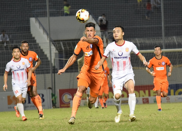 Nam Định 2-3 SHB Đà Nẵng: Ngoại binh lập cú đúp giúp chủ nhà bay cao
