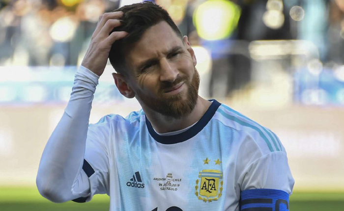 Vì sao Lionel Messi được CONMEBOL 'giơ cao đánh khẽ'?
