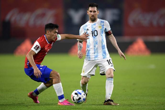 Soi kèo hiệp 1 Chile vs Argentina, 8h00 ngày 26/6