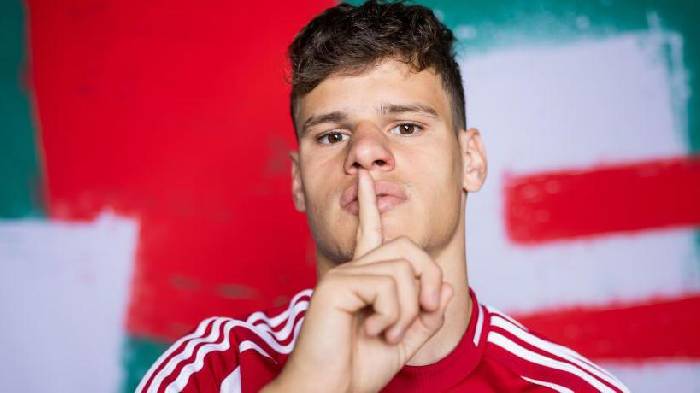 Liverpool chiêu mộ thành công bản hợp đồng thứ 3, tổng chi vượt 200 triệu bảng Liverpool chiêu mộ thành công bản hợp đồng thứ 3, tổng chi vượt 200 triệu bảng