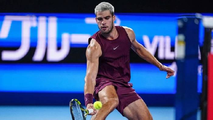 Alcaraz dính chấn thương ở vòng 1 Japan Open, CĐV lo sốt vó