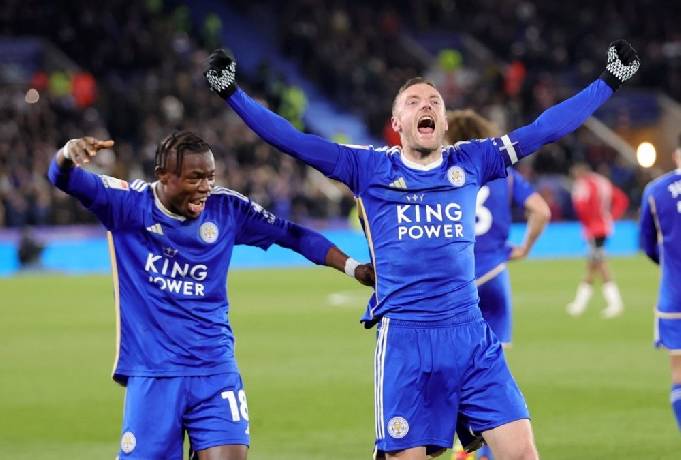 Leicester City thăng hạng trở lại Ngoại hạng Anh