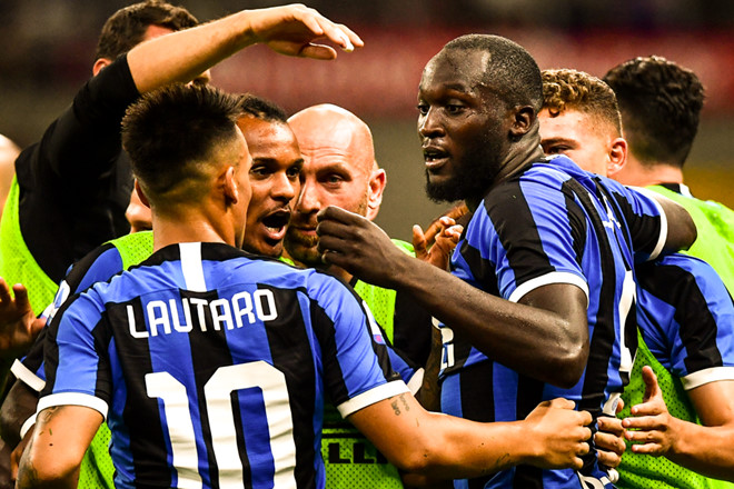 Inter Milan 4-0 Lecce: Lukaku nổ súng, Inter lên đỉnh Serie A