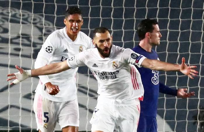 Tranh cãi về bàn gỡ hòa của Benzema cho Real Madrid
