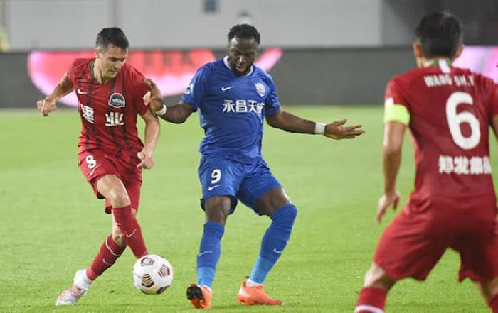 Soi kèo góc Wuhan Three Towns FC vs Shanghai Shenhua, 18h35 ngày 29/7: Đội khách lấn lướt