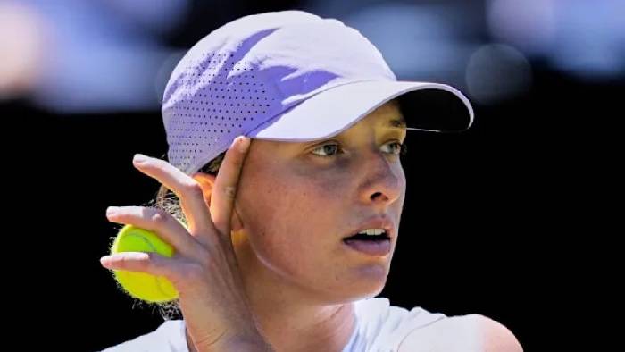 Swiatek thua chóng vánh Pegula, chưa thể ‘xóa dớp’ trắng tay trên sân cỏ