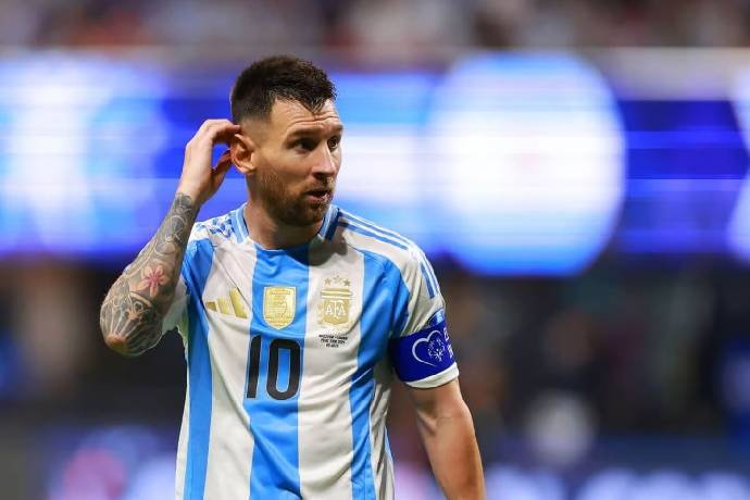 Messi gây tranh cãi khi xuất hiện ở đề cử giải The Best