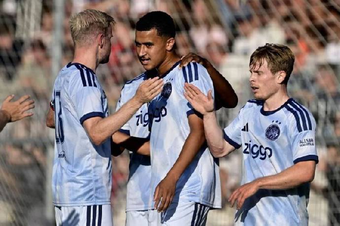 Soi kèo góc Ajax vs Vojvodina, 01h00 ngày 31/07